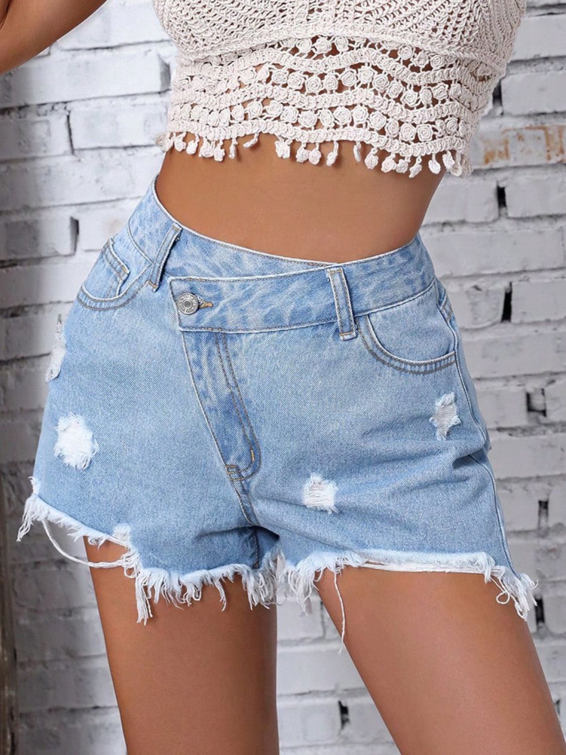 Distressed Raw Hem Denim Shorts - JassyBae